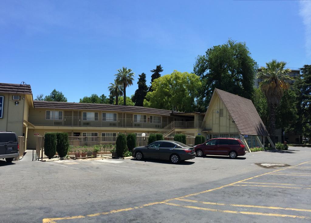 Discovery Inn Modesto Zewnętrze zdjęcie
