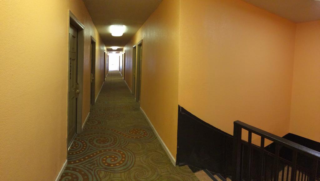 Discovery Inn Modesto Zewnętrze zdjęcie