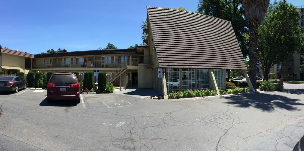 Discovery Inn Modesto Zewnętrze zdjęcie