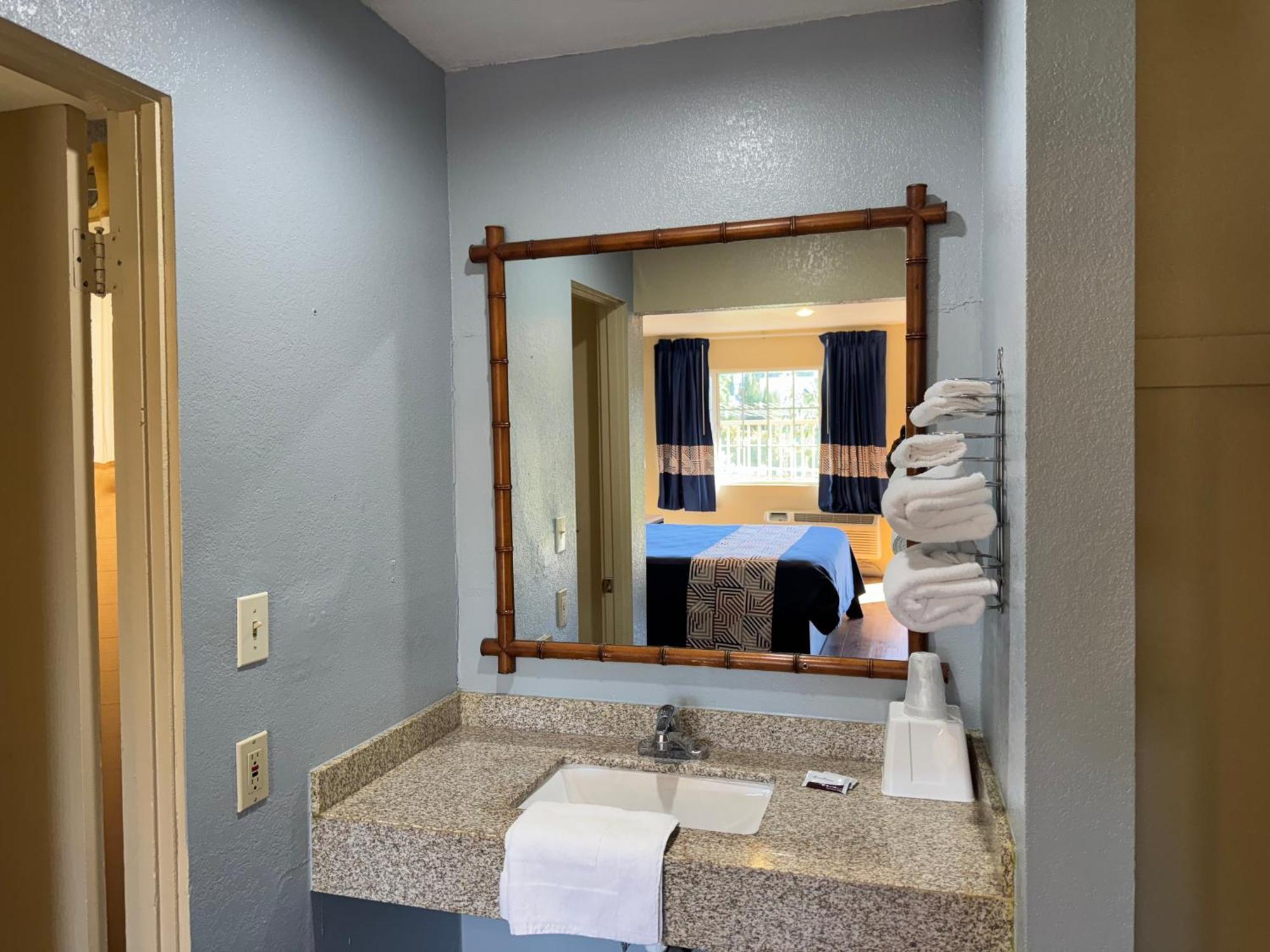 Discovery Inn Modesto Pokój zdjęcie